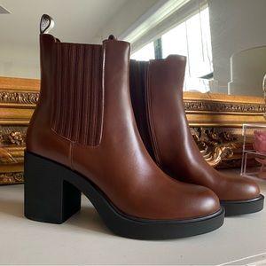 *NEW* STEVE MADDEN BOOTS - SIZE 10